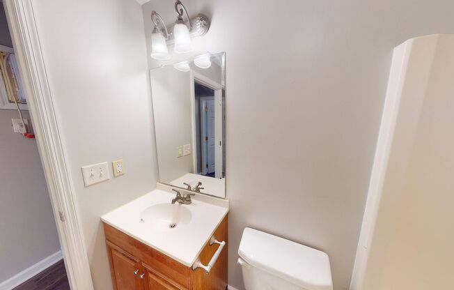 1 bed, 1 bath, 470 sqft, $825, Unit 1375 B
