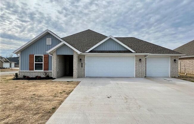 Nice Newer Home in Prairie Grove