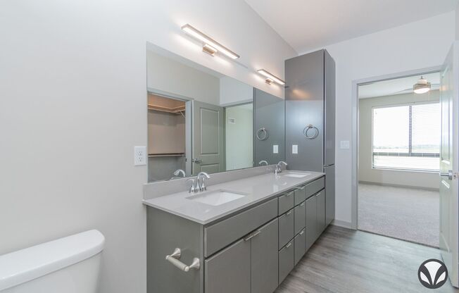 2 beds, 2 baths, 1,043 sqft, $1,665, Unit YH-3042