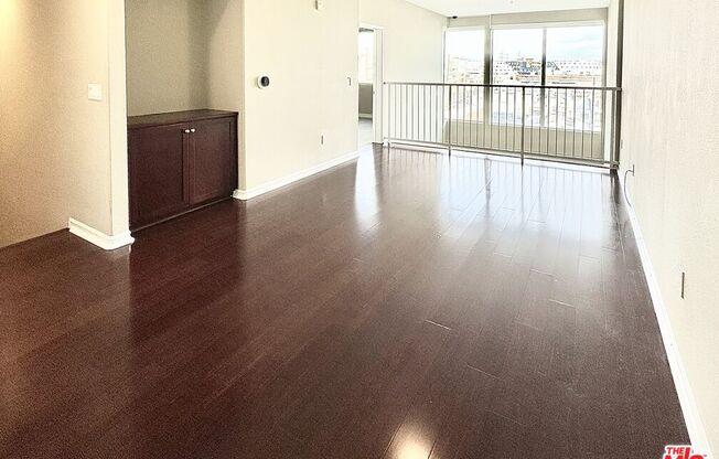 2 beds, 2 baths, 1,290 sqft, $3,700, Unit 439