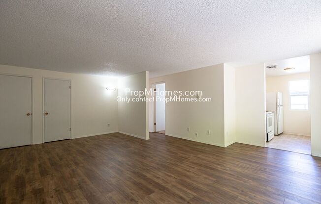 Two Bedroom Apartment In Highly Sought Multnomah Village! DEPOSIT SPECIAL