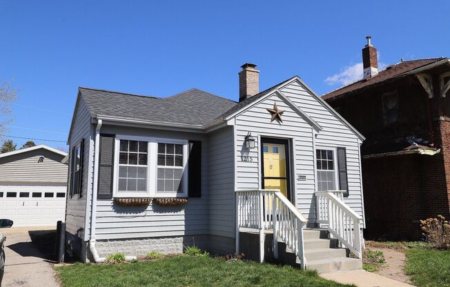 3 Bedroom Single Family Home in SE Rochester Available Now!