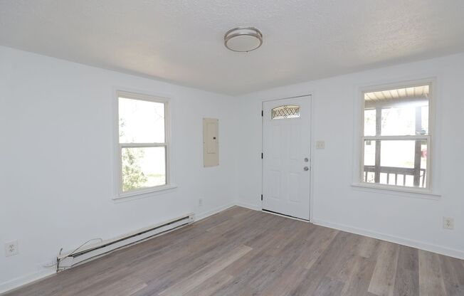 Charming & Fully Updated 1-Bedroom Duplex – Perfect for Cozy, Modern Living