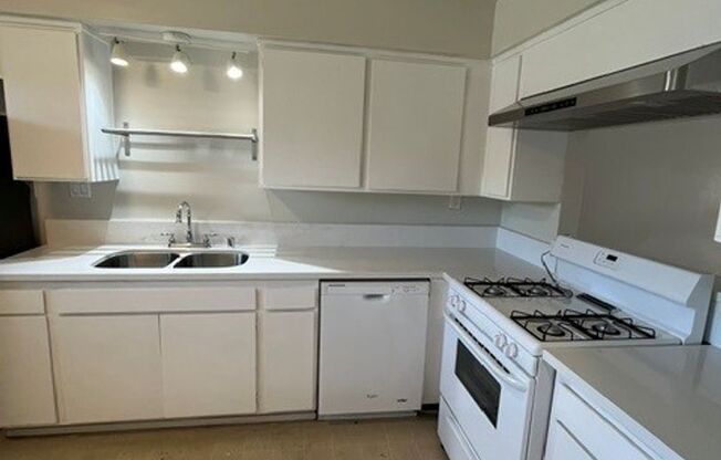 Location! Location! 6831 Alvardo Road Unit #6- Must See!