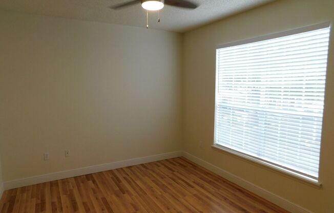 Large 2 Bed 2 Bath Fully Updated Condo, Near Disney/Sea World & Unitversal.