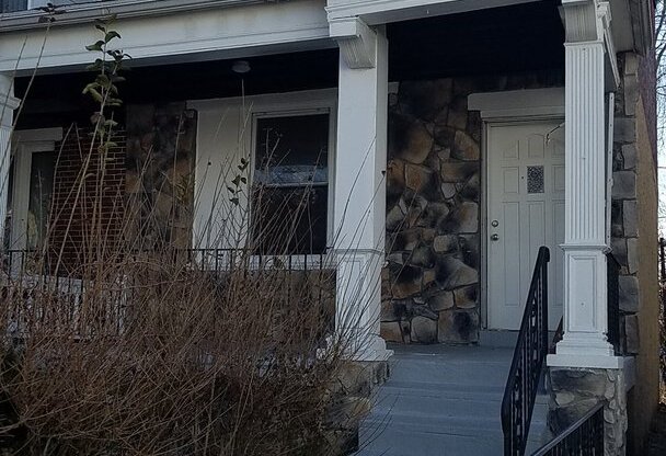 Large Front Porch Row - West Philadelphia