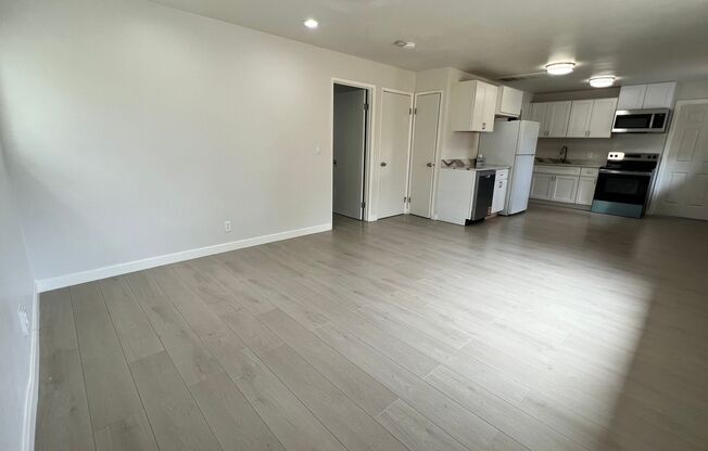 Newly Remodeled and Spacious 3 bedroom 1 bath Rambler