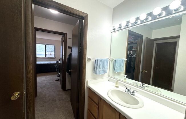 1 bed, 1 bath, $1,095, Unit 303