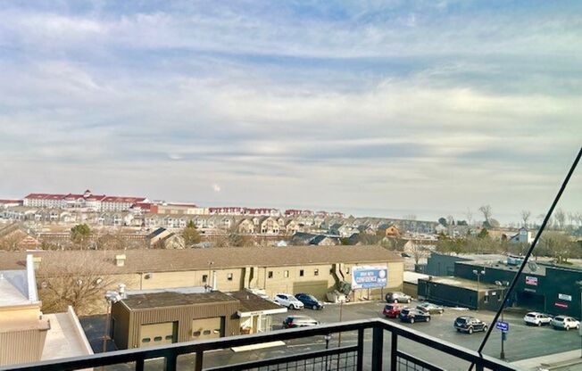 2 beds, 2 baths, 990 sqft, $2,125, Unit 422