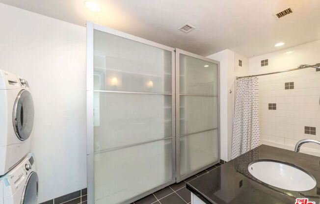 Studio, 1 bath, 790 sqft, $2,500, Unit 2212