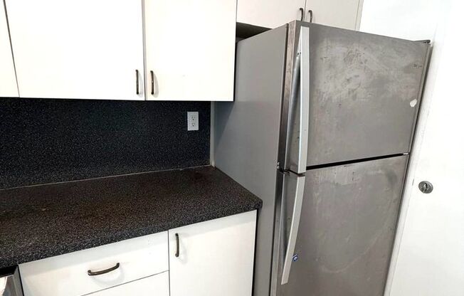 1 bed, 1 bath, $2,400, Unit Unit 1027