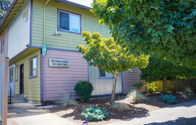 Alberta Arts Contemporary-Cool 2-Level Townhouse Ready Soon!