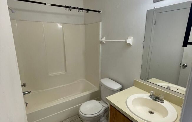 2 Bedroom 2 Bath Apartment Home *** Limited time special***