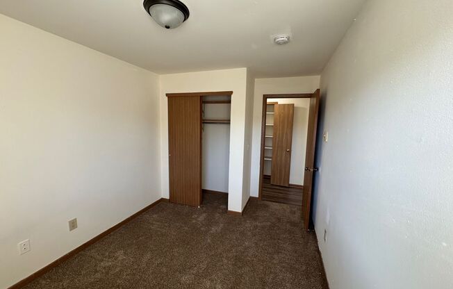 3 beds, 1 bath, 1,040 sqft, $1,695, Unit 3164-304