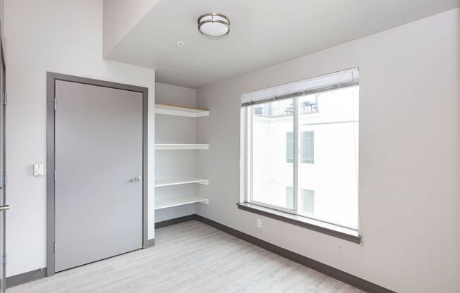 Studio, 1 bath, 256 sqft, $1,350, Unit 705