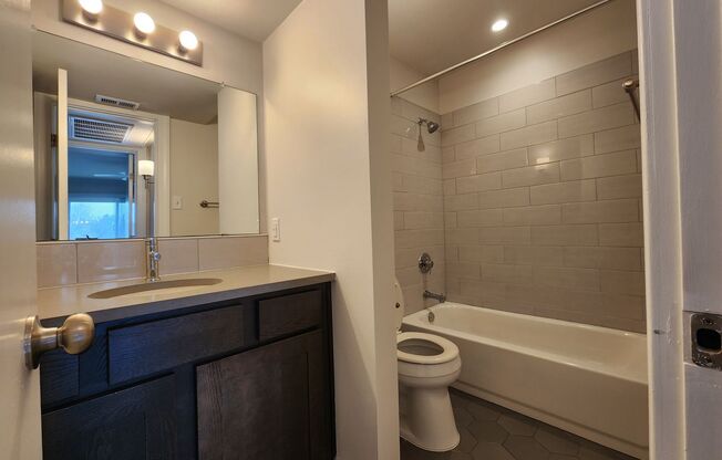 1 bed, 1 bath, 750 sqft, $1,315, Unit ABB-1-301