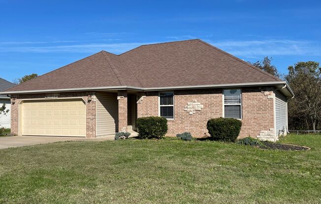 3 bed/2 bath, 1322 sqft home! 217 W Eagle Ln in Willard MO.