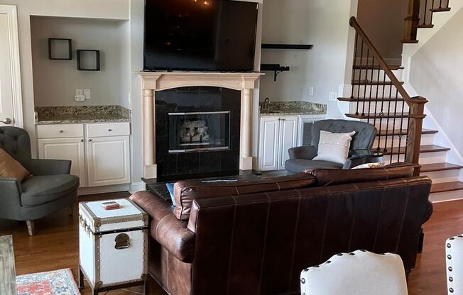 Stunning waterfront townhome fully furnished directly on Lake Norman