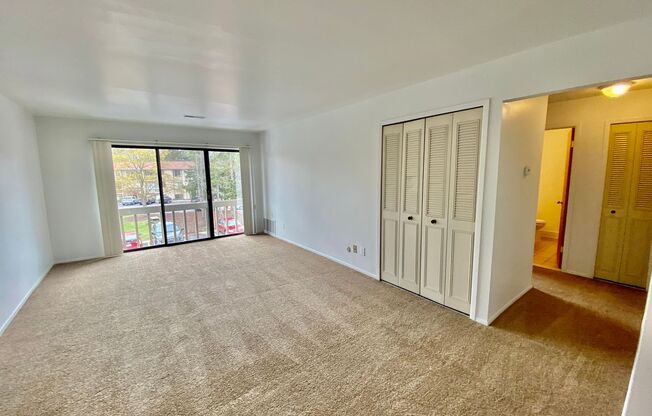 2 beds, 1 bath, 1,000 sqft, $1,295, Unit 619 Flint Rd. #5