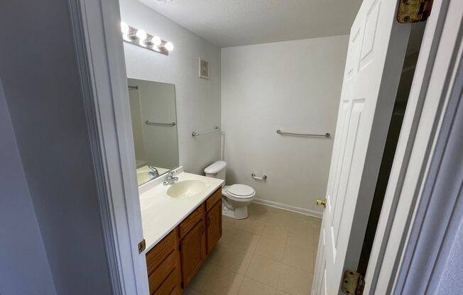 Rent $949/month********** Close Proximity to Honda*********Comfortable Living