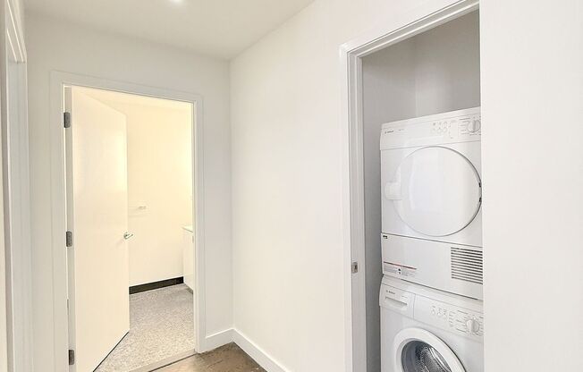 2 beds, 2 baths, 1,000 sqft, $7,695, Unit 21BC