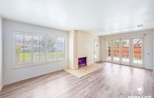 Bright 3B/2BA Condo in La Jolla with Spacious Kitchen and Dual Vanity Primary Bath
