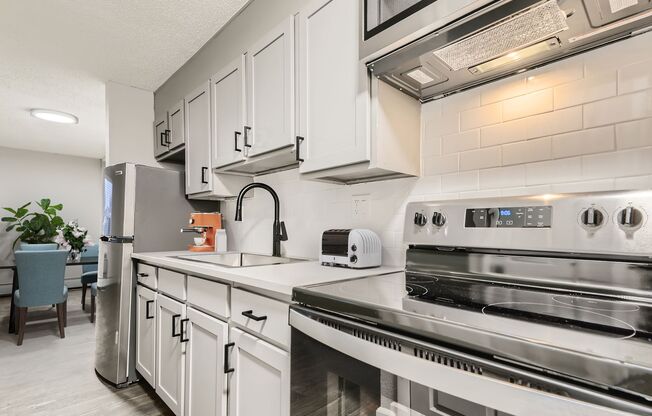 1 bed, 1 bath, 475 sqft, $1,095, Unit 305