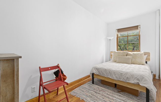 548 1/2 HUDSON ST