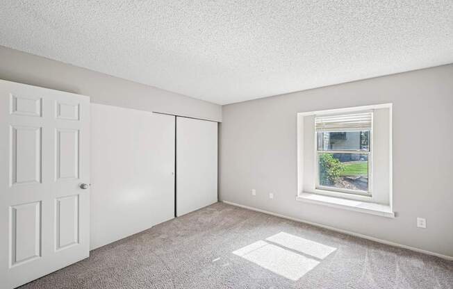 Greensview in Aurora CO Colonial Bedroom