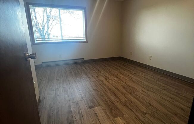 1 bed, 1 bath, 900 sqft, $700, Unit 303