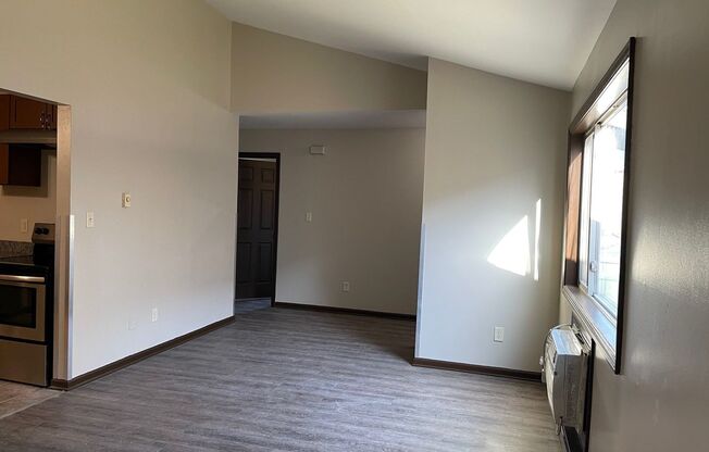 3 beds, 1 bath, 1,025 sqft, $1,800