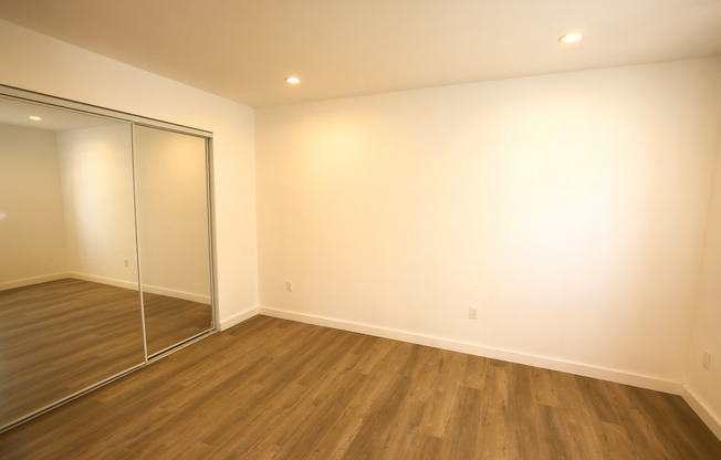 1237 West 93rd Street