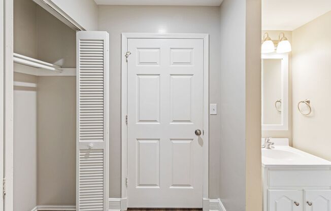 1 bed, 1 bath, 540 sqft, $1,000, Unit 207