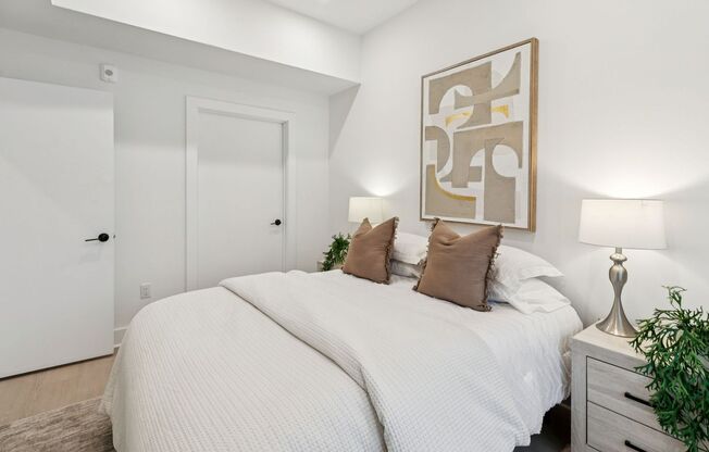 1 bed, 1 bath, 800 sqft, $2,017, Unit 210