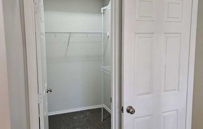 2 beds, 2 baths, 1,001 sqft, $995, Unit 4266 Apt 12