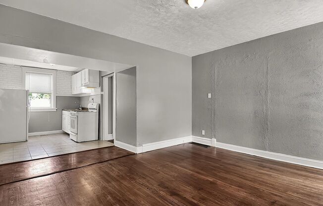 (331) 1118 Ursula Ave.
