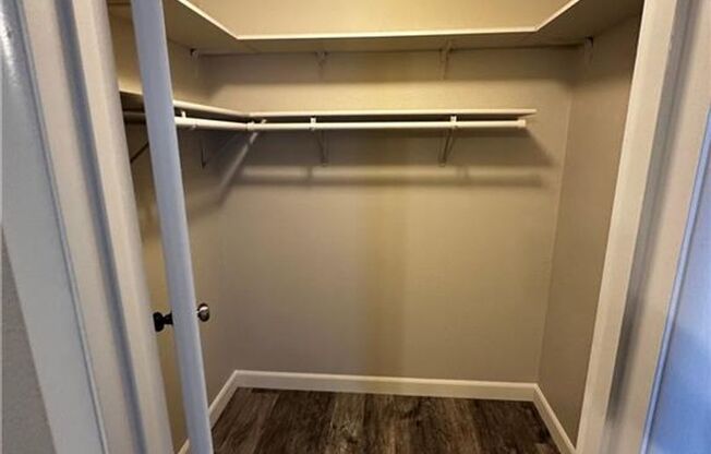 2 beds, 1 bath, $1,295