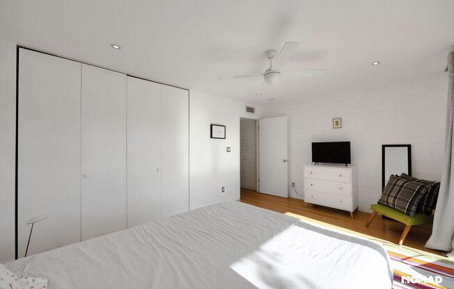 2 beds, 1.5 baths, $2,500, Unit LABS 7740 E Heatherbrae Ave - 36827520420