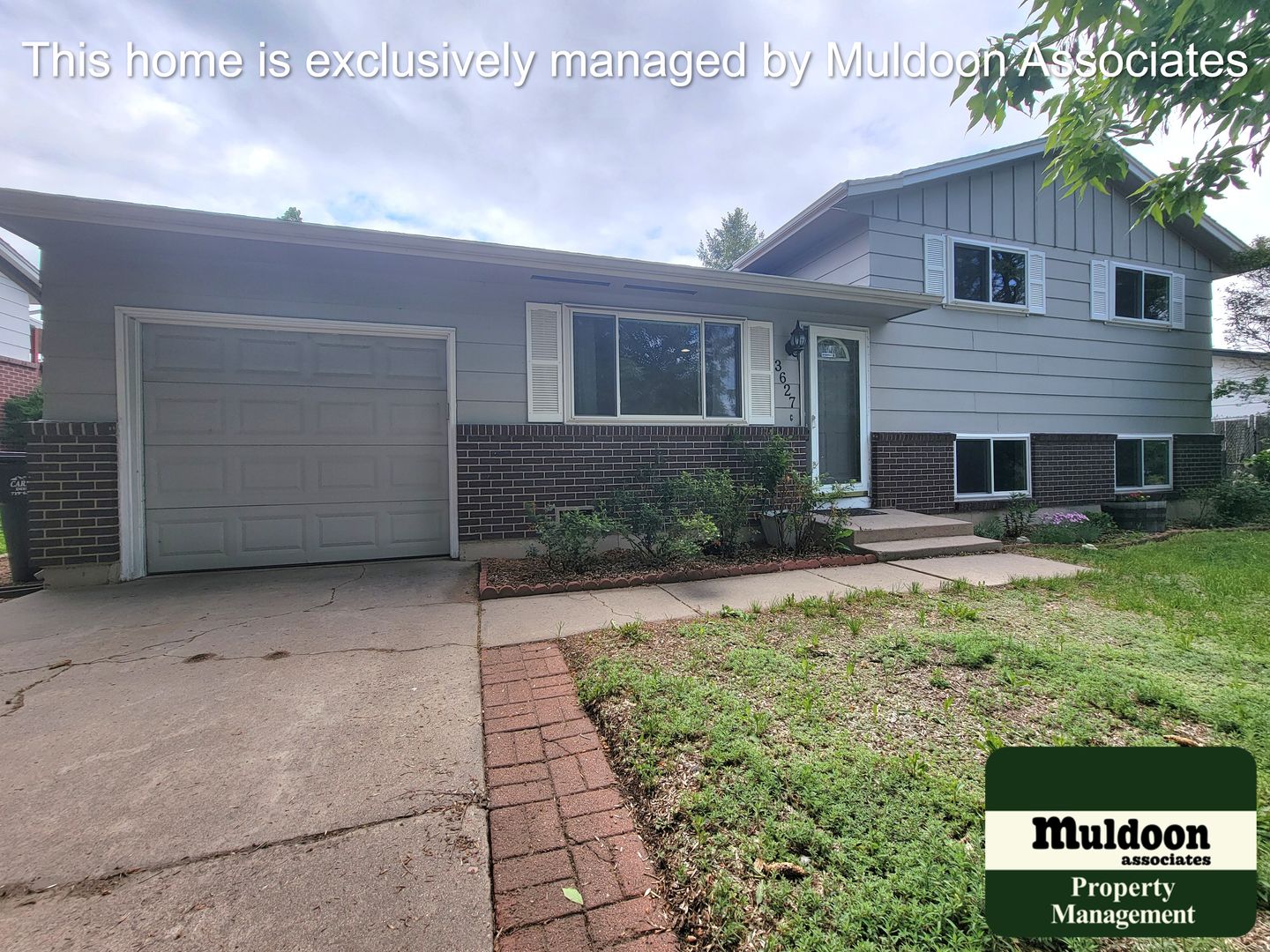 Centrally Located 4/2 Ready For You!