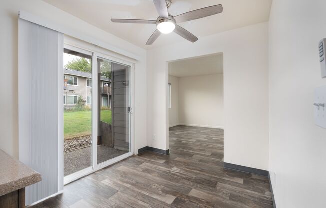 2 beds, 1 bath, 850 sqft, $1,550, Unit 750