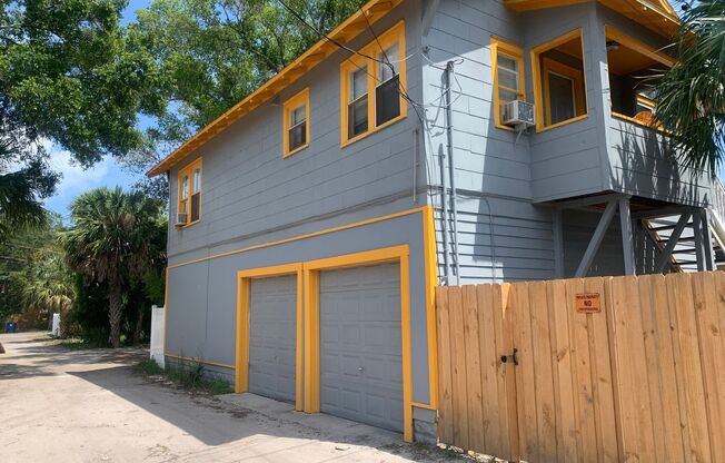Available Now! Spacious 3 Bedroom Upstairs Apartment Near Downtown St. Petersburg