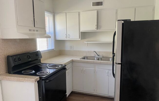 2 beds, 1.5 baths, 800 sqft, $1,290, Unit 4520-09