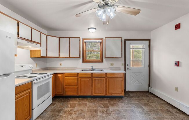 2 beds, 1 bath, 900 sqft, $1,045, Unit 2950