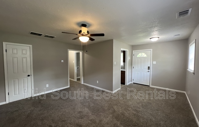 1460 ROBIN HOOD LN