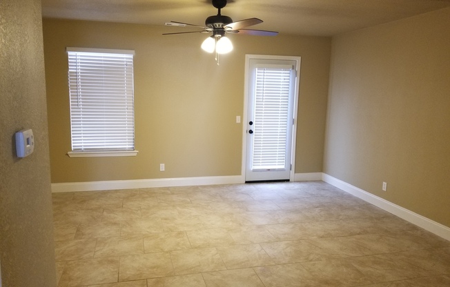 2 beds, 1.5 baths, 1,100 sqft, $1,295