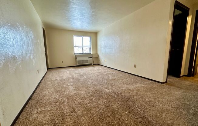 Awesome 1BR in Plum! Exposed Brick and Air Conditioning! Call Today!