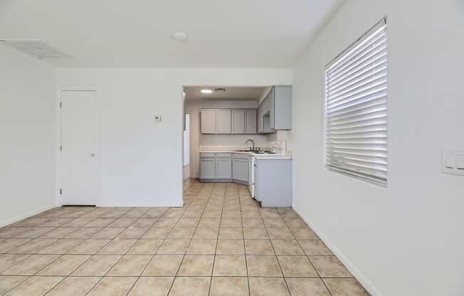 1 bed, 1 bath, $800, Unit UNIT A