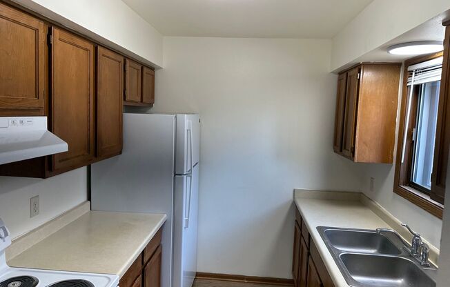 2 beds, 1 bath, 800 sqft, $1,070, Unit 3