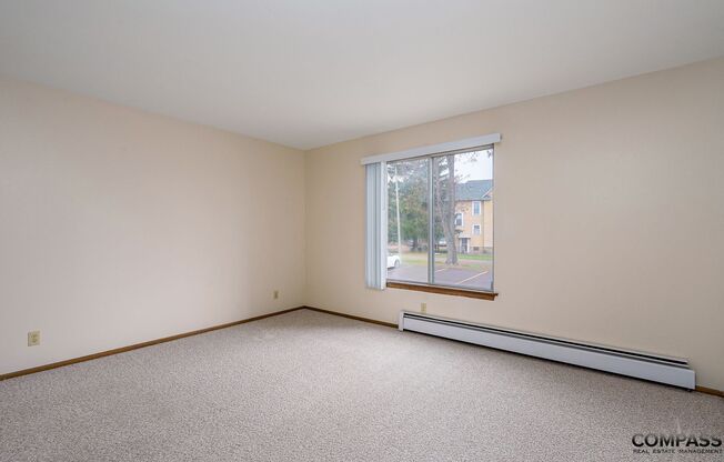 2 beds, 1.5 baths, 884 sqft, $1,275, Unit 305