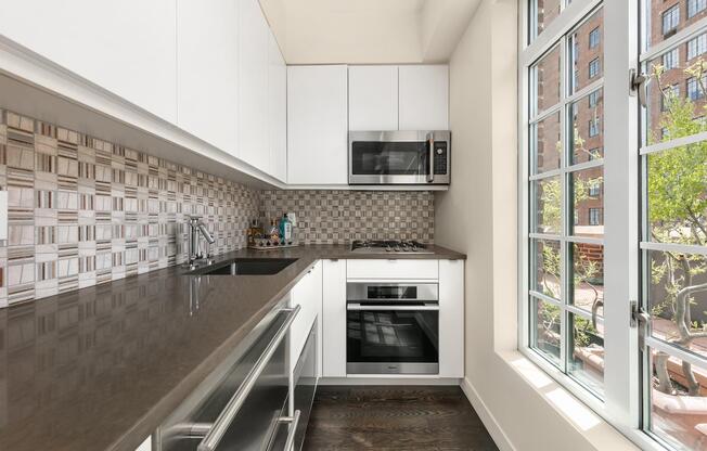 1 bed, 1 bath, $6,500, Unit PH14
